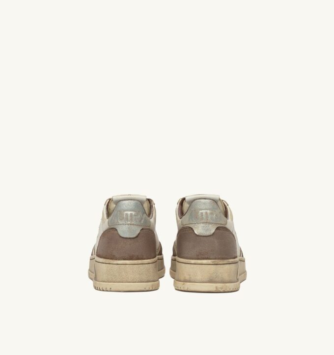 MEDALIST LOW SNEAKER SUPER VINTAGE AUS WEISSEM UND SILBERNEN LEDER UND GEBRANNTEM WILDLEDER MEDALIST LOW SNEAKER SUPER VINTAGE AUS WEISSEM UND SILBERNEN LEDER UND GEBRANNTEM WILDLEDER