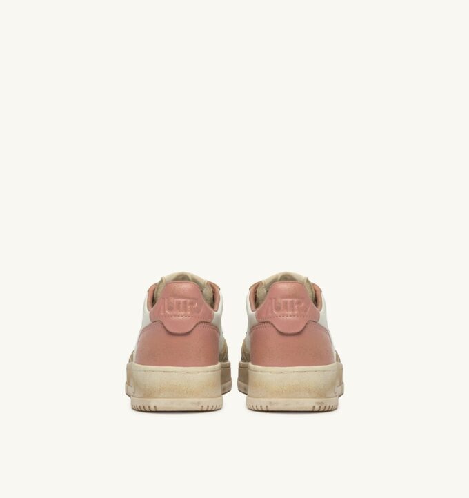 MEDALIST LOW SNEAKER SUPER VINTAGE IN WEISSEM CAMEO-BRAUN UND SAFARI-LEDER