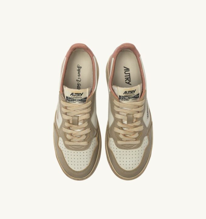 MEDALIST LOW SNEAKER SUPER VINTAGE IN WEISSEM CAMEO-BRAUN UND SAFARI-LEDER