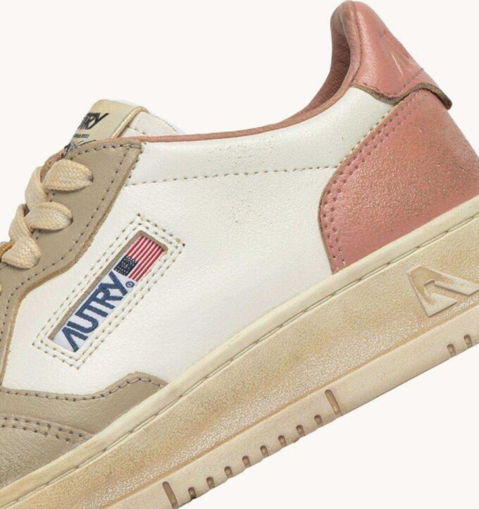 MEDALIST LOW SNEAKER SUPER VINTAGE IN WEISSEM CAMEO-BRAUN UND SAFARI-LEDER