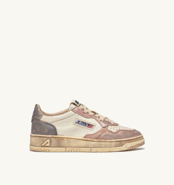 MEDALIST LOW SNEAKER SUPER VINTAGE IN WEISSEM ROSE- UND SCHARFTABELLENLEDER