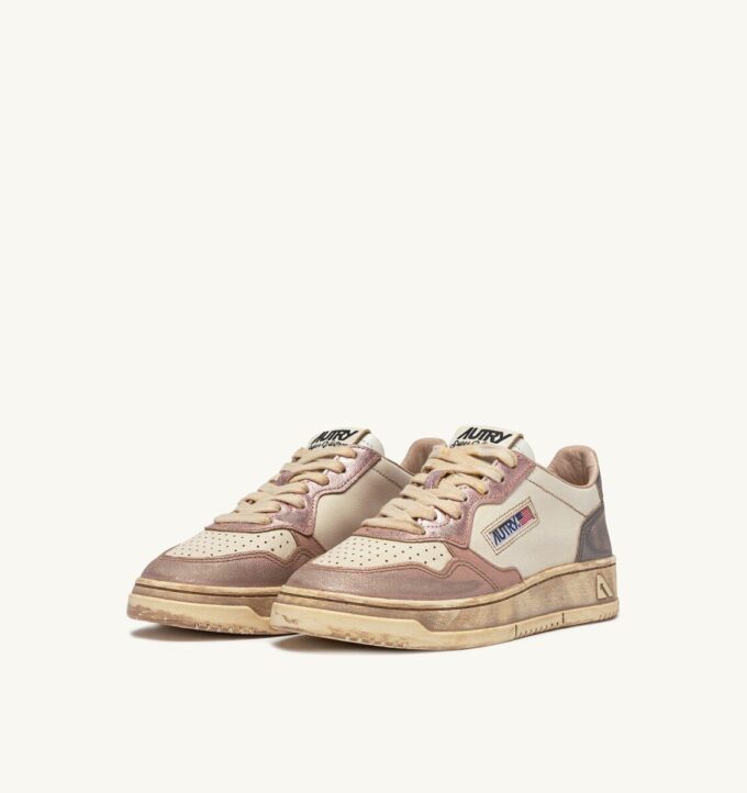 MEDALIST LOW SNEAKER SUPER VINTAGE IN WEISSEM ROSE- UND SCHARFTABELLENLEDER
