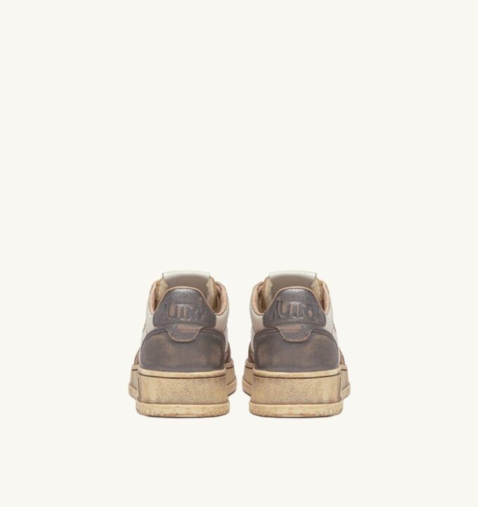 MEDALIST LOW SNEAKER SUPER VINTAGE IN WEISSEM ROSE- UND SCHARFTABELLENLEDER