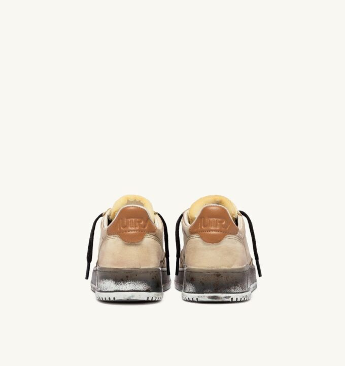 MEDALIST LOW SNEAKER SUPER VINTAGE IN WEISSEM UND BRAUNEN ZUCKERLEDER