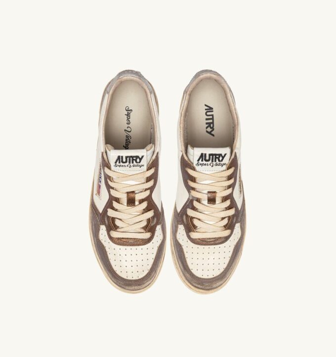 MEDALIST LOW SNEAKERS SUPER VINTAGE IN WEISSEM SCHOKOLADEN- UND SILBERLEDER MEDALIST LOW SNEAKERS SUPER VINTAGE IN WEISSEM SCHOKOLADEN- UND SILBERLEDER