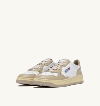 MEDALIST LOW SNEAKERS ZWEIFARBIG IN WEISS UND TIDAL FOAM LEDER
