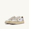 MEDALIST LOW SNEAKERS ZWEIFARBIG IN WEISS UND TIDAL FOAM LEDER MEDALIST LOW SNEAKERS ZWEIFARBIG IN WEISS UND TIDAL FOAM LEDER