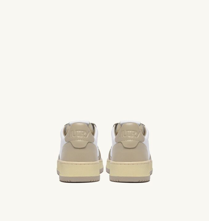 MEDALIST LOW SNEAKERS ZWEIFARBIG IN WEISS UND TIDAL FOAM LEDER MEDALIST LOW SNEAKERS ZWEIFARBIG IN WEISS UND TIDAL FOAM LEDER