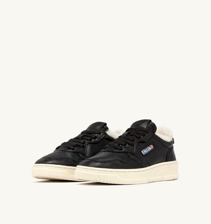 MEDALIST LOW SUPER SOFT SNEAKER AUS SCHWARZEM LEDER