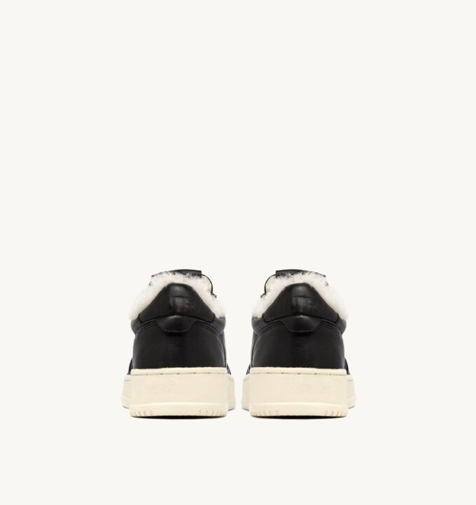 MEDALIST LOW SUPER SOFT SNEAKER AUS SCHWARZEM LEDER