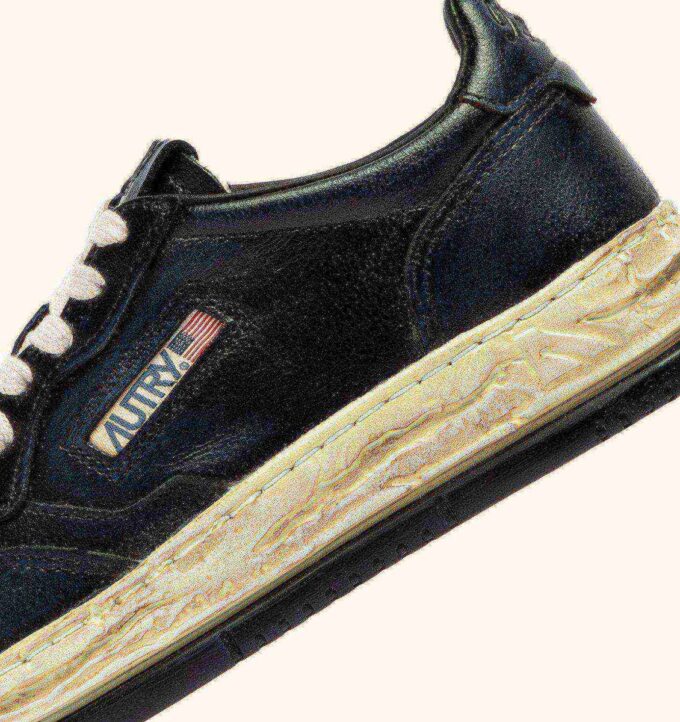MEDALIST LOW SUPER VINTAGE ‚Autry x Maison MIHARA YASUHIRO General Scale.‘ SNEAKER AUS SCHWARZEM LEDER