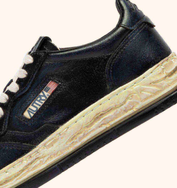 MEDALIST LOW SUPER VINTAGE ‚Autry x Maison MIHARA YASUHIRO General Scale.‘ SNEAKER AUS SCHWARZEM LEDER MEDALIST LOW SUPER VINTAGE ‚Autry x Maison MIHARA YASUHIRO General Scale.‘ SNEAKER AUS SCHWARZEM LEDER