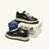 MEDALIST LOW SUPER VINTAGE ‚Autry x Maison MIHARA YASUHIRO General Scale.‘ SNEAKER AUS SCHWARZEM LEDER MEDALIST LOW SUPER VINTAGE ‚Autry x Maison MIHARA YASUHIRO General Scale.‘ SNEAKER AUS SCHWARZEM LEDER