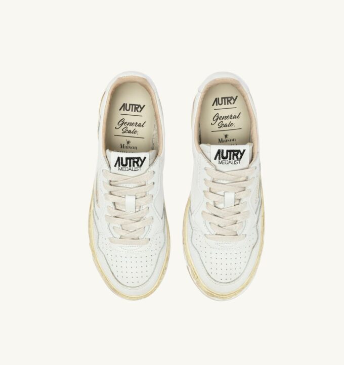 MEDALIST LOW SUPER VINTAGE ‚Autry x Maison MIHARA YASUHIRO General Scale.‘ Sneaker aus weißem Leder