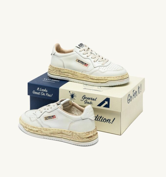 MEDALIST LOW SUPER VINTAGE ‚Autry x Maison MIHARA YASUHIRO General Scale.‘ Sneaker aus weißem Leder MEDALIST LOW SUPER VINTAGE ‚Autry x Maison MIHARA YASUHIRO General Scale.‘ Sneaker aus weißem Leder