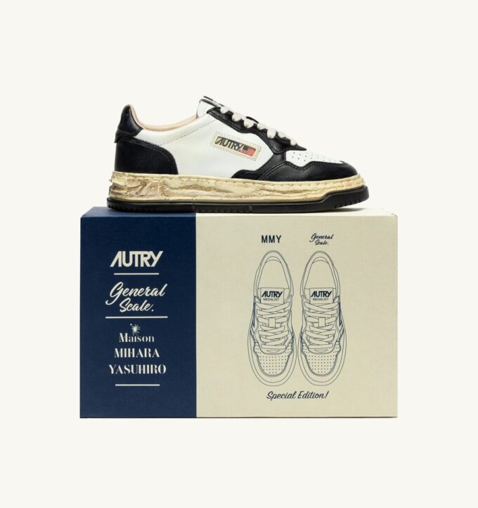 MEDALIST LOW SUPER VINTAGE ‚Autry x Maison MIHARA YASUHIRO General Scale.‘ Sneaker aus weißem und schwarzem Leder MEDALIST LOW SUPER VINTAGE ‚Autry x Maison MIHARA YASUHIRO General Scale.‘ Sneaker aus weißem und schwarzem Leder