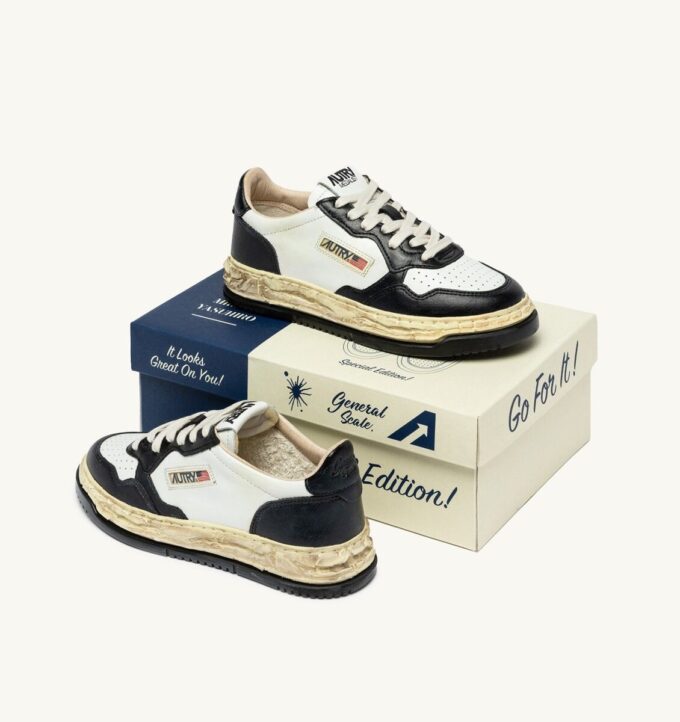MEDALIST LOW SUPER VINTAGE ‚Autry x Maison MIHARA YASUHIRO General Scale.‘ Sneaker aus weißem und schwarzem Leder