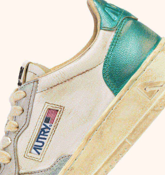 MEDALIST LOW SUPER VINTAGE SNEAKER AUS SILBER- UND AQUA-GEBÜRSTETEM LEDER