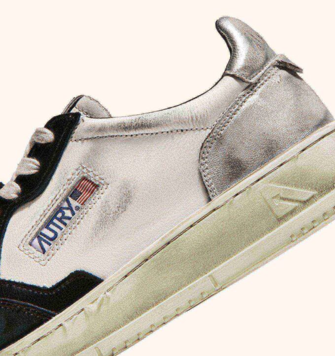 MEDALIST LOW SUPER VINTAGE SNEAKER AUS WEISSEM, SCHWARZEM UND SILBERNEN LEDER
