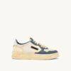 MEDALIST LOW SUPER VINTAGE SNEAKERS IN MARSHMALLOW UND SILBERBLAUEM LEDER