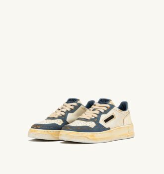 MEDALIST LOW SUPER VINTAGE SNEAKERS IN MARSHMALLOW UND SILBERBLAUEM LEDER