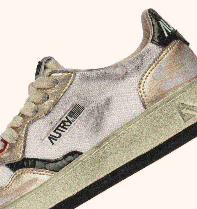 MEDALIST LOW SUPER VINTAGE SNEAKERS IN WEISSEM MESH, GOLDENEM WILDLEDER UND SCHWARZEM LEDER