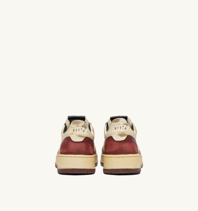 MEDALIST LOW SUPER VINTAGE SNEAKERS IN WEISSEM, SCHWARZEM UND SYRAH LEDER MEDALIST LOW SUPER VINTAGE SNEAKERS IN WEISSEM, SCHWARZEM UND SYRAH LEDER