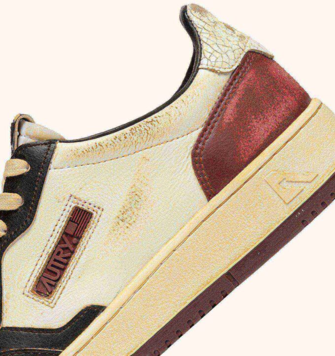 MEDALIST LOW SUPER VINTAGE SNEAKERS IN WEISSEM, SCHWARZEM UND SYRAH LEDER MEDALIST LOW SUPER VINTAGE SNEAKERS IN WEISSEM, SCHWARZEM UND SYRAH LEDER