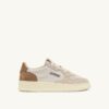 MEDALIST LOW TRICOLOR SNEAKER IN SAND UND CIGAR SUEDE MEDALIST LOW TRICOLOR SNEAKER IN SAND UND CIGAR SUEDE