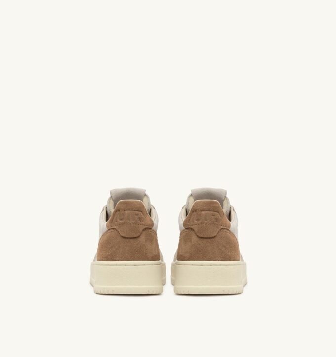 MEDALIST LOW TRICOLOR SNEAKER IN SAND UND CIGAR SUEDE MEDALIST LOW TRICOLOR SNEAKER IN SAND UND CIGAR SUEDE