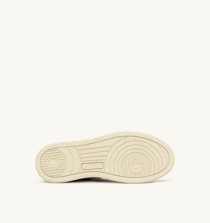 MEDALIST LOW TRICOLOR SNEAKER IN SAND UND CIGAR SUEDE MEDALIST LOW TRICOLOR SNEAKER IN SAND UND CIGAR SUEDE