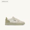 MEDALIST LOW TRICOLOR SNEAKER IN SANDBRAUNBEIGE UND GRÜN-GRAUEM WILDLEDER MEDALIST LOW TRICOLOR SNEAKER IN SANDBRAUNBEIGE UND GRÜN-GRAUEM WILDLEDER