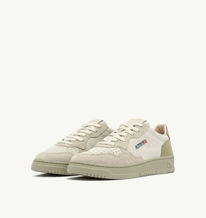 MEDALIST LOW TRICOLOR SNEAKER IN SANDBRAUNBEIGE UND GRÜN-GRAUEM WILDLEDER MEDALIST LOW TRICOLOR SNEAKER IN SANDBRAUNBEIGE UND GRÜN-GRAUEM WILDLEDER