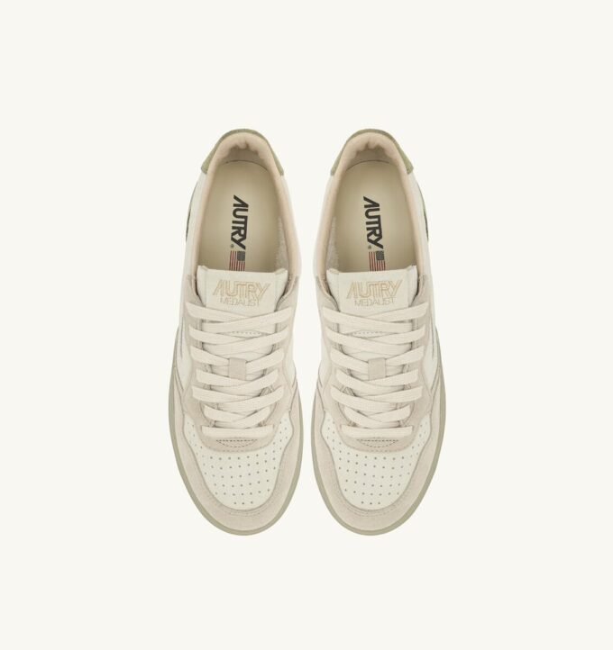 MEDALIST LOW TRICOLOR SNEAKER IN SANDBRAUNBEIGE UND GRÜN-GRAUEM WILDLEDER MEDALIST LOW TRICOLOR SNEAKER IN SANDBRAUNBEIGE UND GRÜN-GRAUEM WILDLEDER
