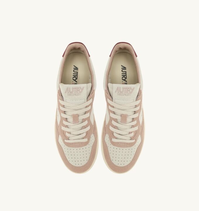 MEDALIST LOW TRICOLOR SNEAKER IN WEISS, LILA UND PHARD FARBIGEM WILDLEDER