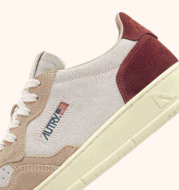 MEDALIST LOW TRICOLOR SNEAKER IN WEISS, LILA UND PHARD FARBIGEM WILDLEDER