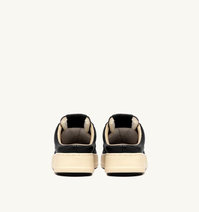 MEDALIST MULE SNEAKERS AUS SCHWARZEM NAPALEDER MEDALIST MULE SNEAKERS AUS SCHWARZEM NAPALEDER