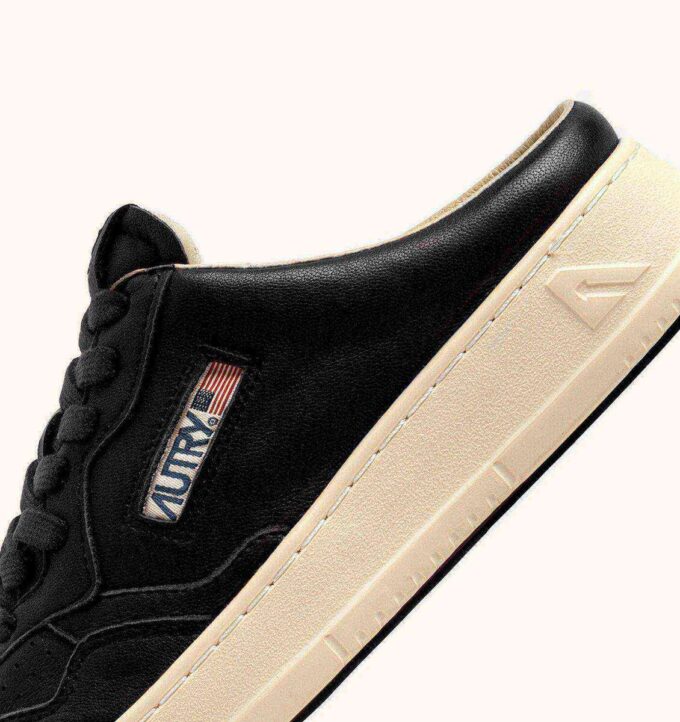 MEDALIST MULE SNEAKERS AUS SCHWARZEM NAPALEDER MEDALIST MULE SNEAKERS AUS SCHWARZEM NAPALEDER