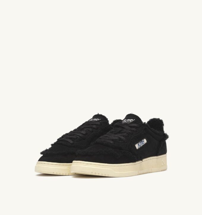MEDALIST MUTTON SNEAKER AUS SCHWARZEM WILDLEDER UND LAMM MEDALIST MUTTON SNEAKER AUS SCHWARZEM WILDLEDER UND LAMM