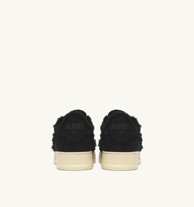 MEDALIST MUTTON SNEAKER AUS SCHWARZEM WILDLEDER UND LAMM MEDALIST MUTTON SNEAKER AUS SCHWARZEM WILDLEDER UND LAMM