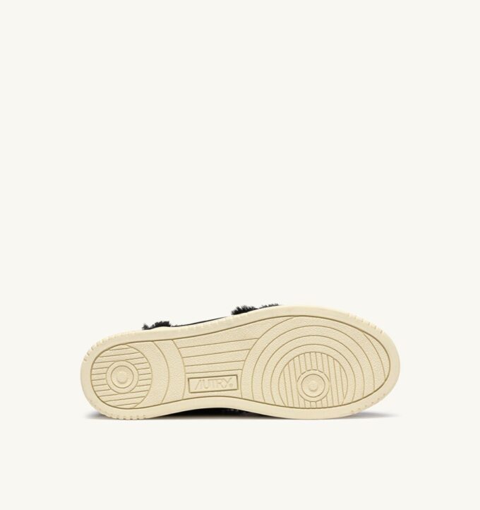 MEDALIST MUTTON SNEAKER AUS SCHWARZEM WILDLEDER UND LAMM MEDALIST MUTTON SNEAKER AUS SCHWARZEM WILDLEDER UND LAMM