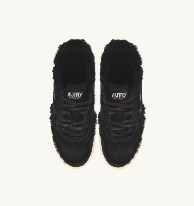 MEDALIST MUTTON SNEAKER AUS SCHWARZEM WILDLEDER UND LAMM MEDALIST MUTTON SNEAKER AUS SCHWARZEM WILDLEDER UND LAMM