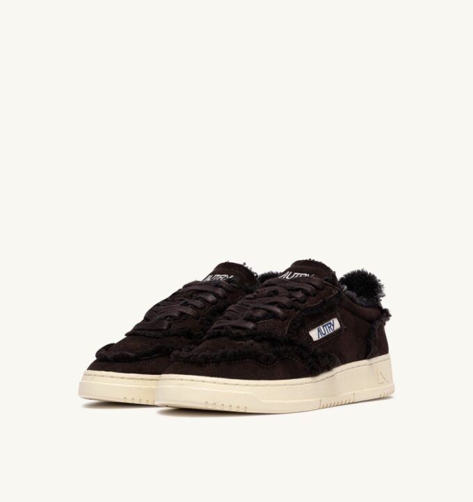 MEDALIST MUTTON SNEAKERS AUS BRAUNEN WILDLEDER UND LAMM MEDALIST MUTTON SNEAKERS AUS BRAUNEN WILDLEDER UND LAMM
