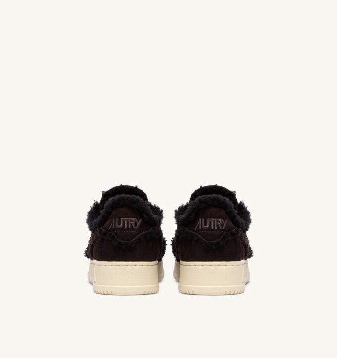 MEDALIST MUTTON SNEAKERS AUS BRAUNEN WILDLEDER UND LAMM MEDALIST MUTTON SNEAKERS AUS BRAUNEN WILDLEDER UND LAMM