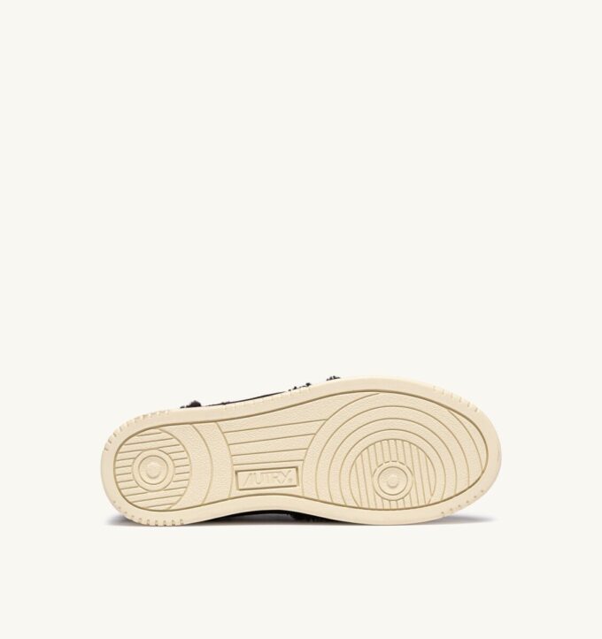 MEDALIST MUTTON SNEAKERS AUS BRAUNEN WILDLEDER UND LAMM MEDALIST MUTTON SNEAKERS AUS BRAUNEN WILDLEDER UND LAMM