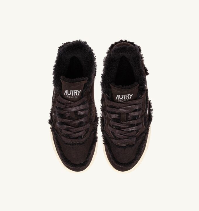 MEDALIST MUTTON SNEAKERS AUS BRAUNEN WILDLEDER UND LAMM MEDALIST MUTTON SNEAKERS AUS BRAUNEN WILDLEDER UND LAMM