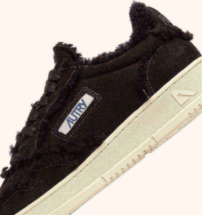 MEDALIST MUTTON SNEAKERS AUS BRAUNEN WILDLEDER UND LAMM MEDALIST MUTTON SNEAKERS AUS BRAUNEN WILDLEDER UND LAMM