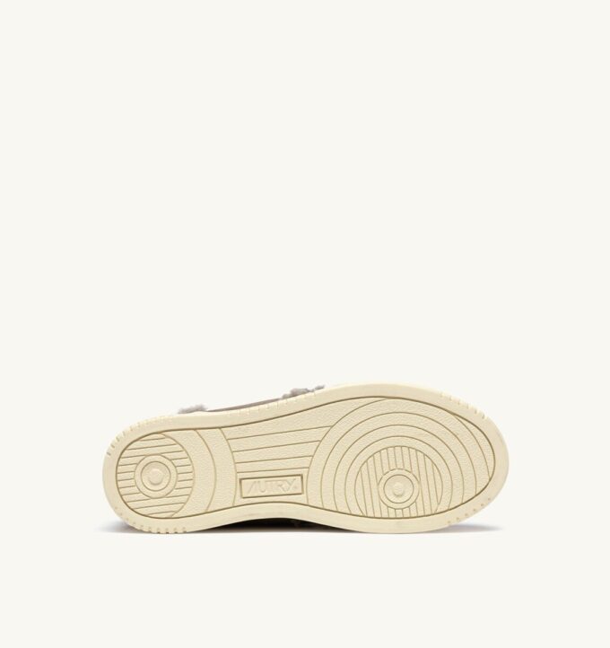 MEDALIST MUTTON SNEAKERS IN TAUPE SUEDE AND LAEARLING MEDALIST MUTTON SNEAKERS IN TAUPE SUEDE AND LAEARLING