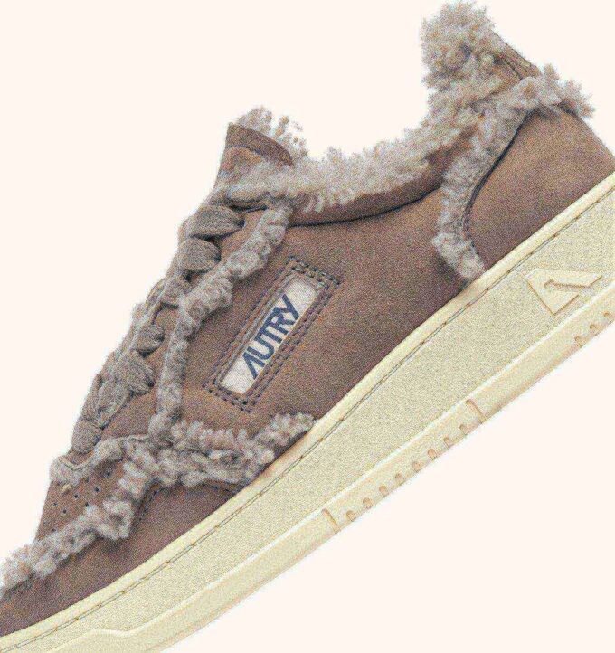 MEDALIST MUTTON SNEAKERS IN TAUPE SUEDE AND LAEARLING MEDALIST MUTTON SNEAKERS IN TAUPE SUEDE AND LAEARLING
