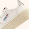 MEDALIST PLATFORM-SNEAKER AUS WEISSEM UND METALISIERTEM SILBERLEDER MEDALIST PLATFORM-SNEAKER AUS WEISSEM UND METALISIERTEM SILBERLEDER